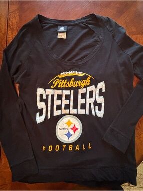 NFL Team Apparel Women’s Black T-Shirt
